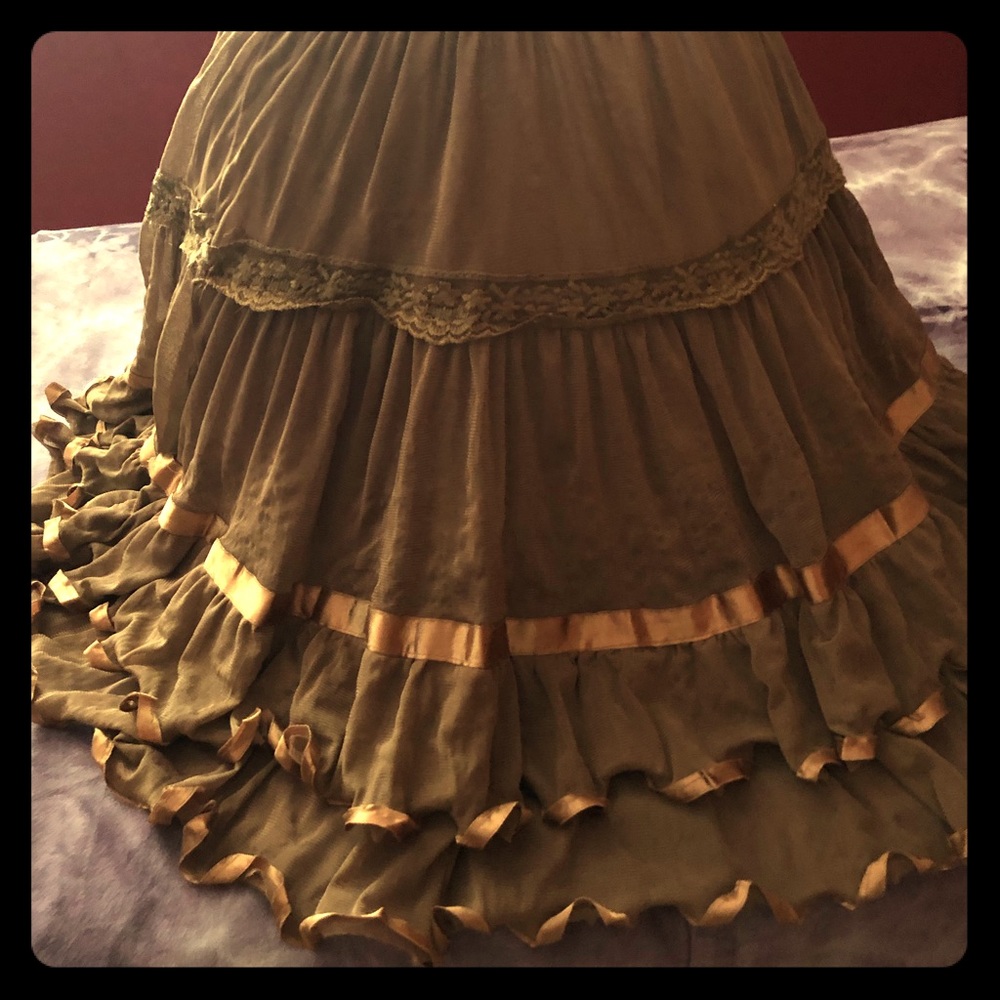 🤗 3-$25 Frilly skirt